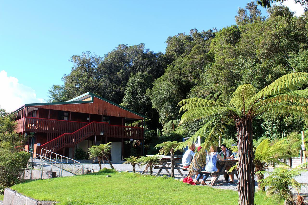 Fox Glacier Pod Hostel & Inn Exterior photo